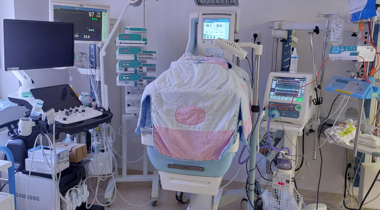 Jak skutecznie zarządzać danymi medycznymi przy łóżku pacjenta?